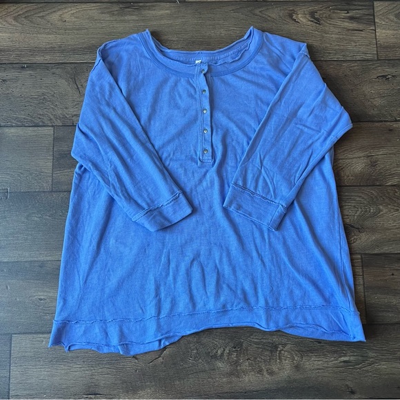 Free People Women's Intimately Oversized Henley Long Sleeve Blue Size Medium - Picture 1 of 7